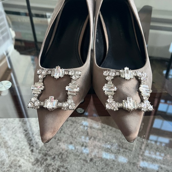 Elegant Women's Embellished Cream Elegant Formal Evening Work Party Heels - Picture 7 of 7